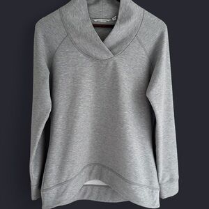 NWOT Athleta Mock Neck Hi Low Heathered Grey Pullover Women’s Medium Yoga Sporty